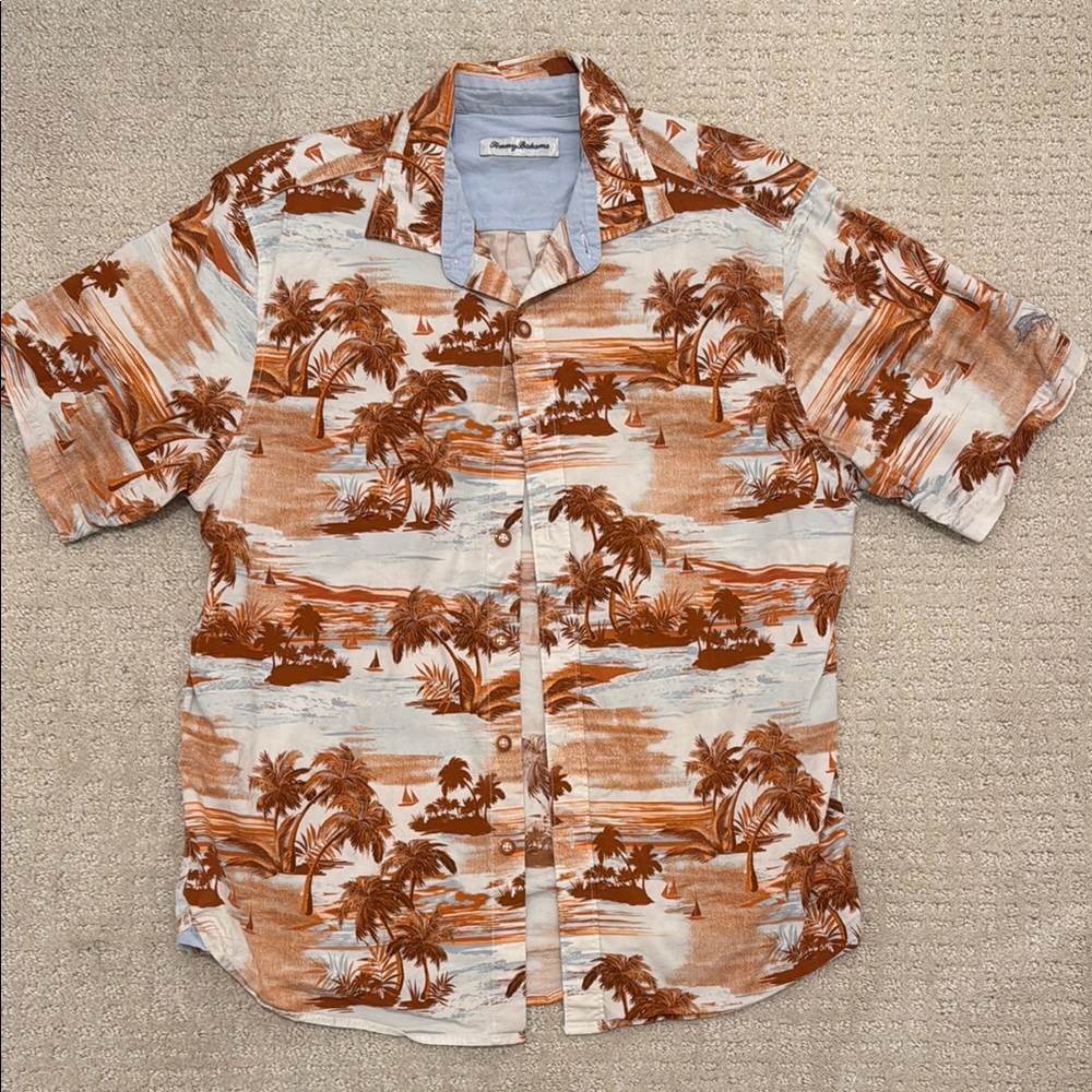 Tommy Bahama UT AUSTIN Collared Shirt. Size M